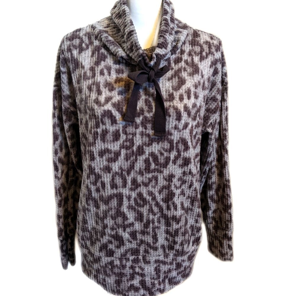 Como Vintage waffle knit turtleneck long sleeve sweatshirt, animal print XL